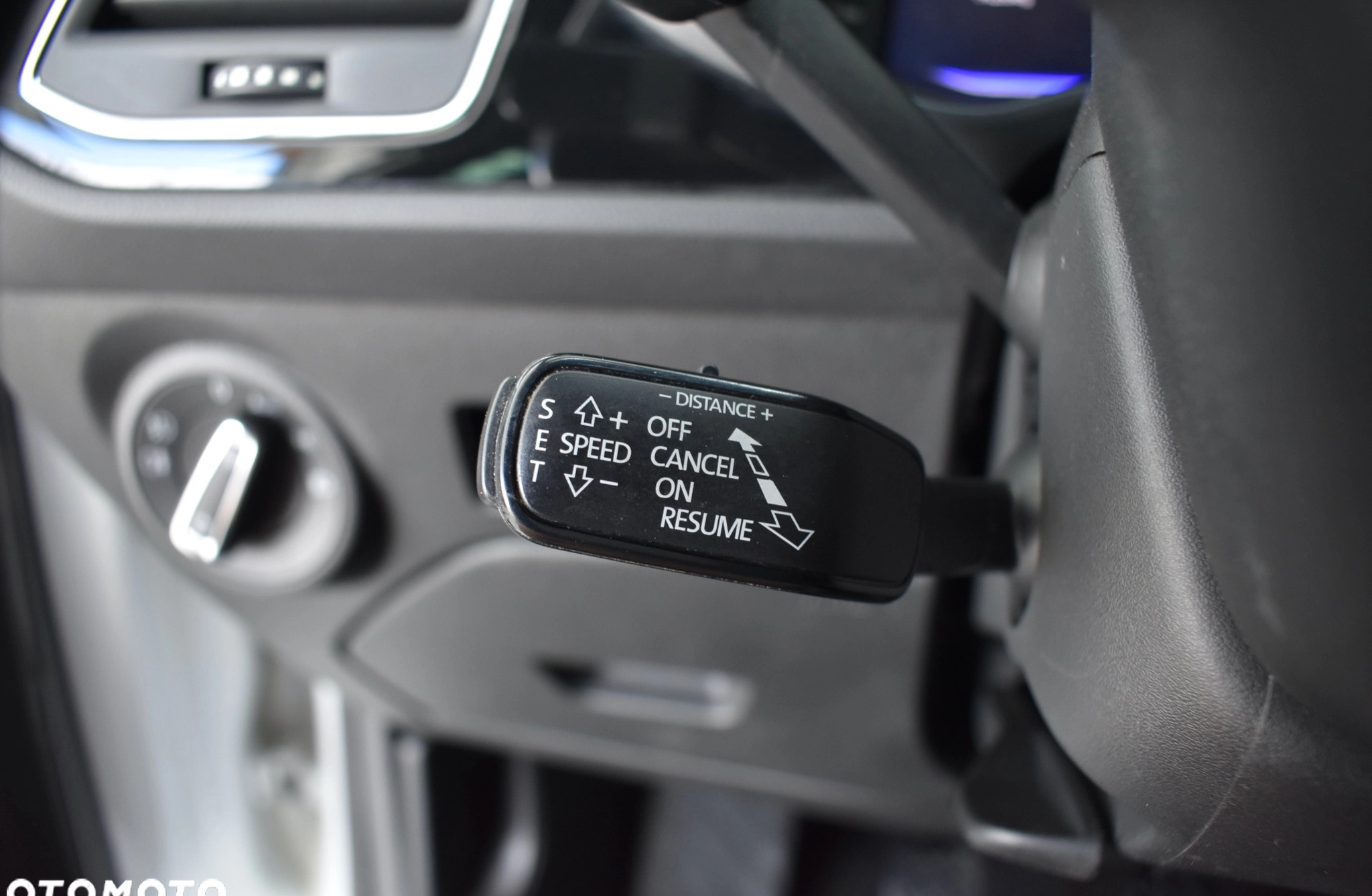 Seat Leon cena 56900 przebieg: 219000, rok produkcji 2018 z Zdzieszowice małe 781